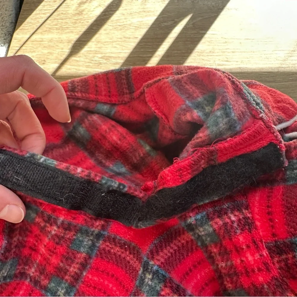 N/A red plaid